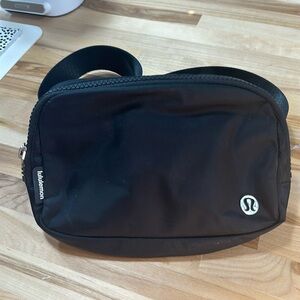 Lululemon black silver hardware belt